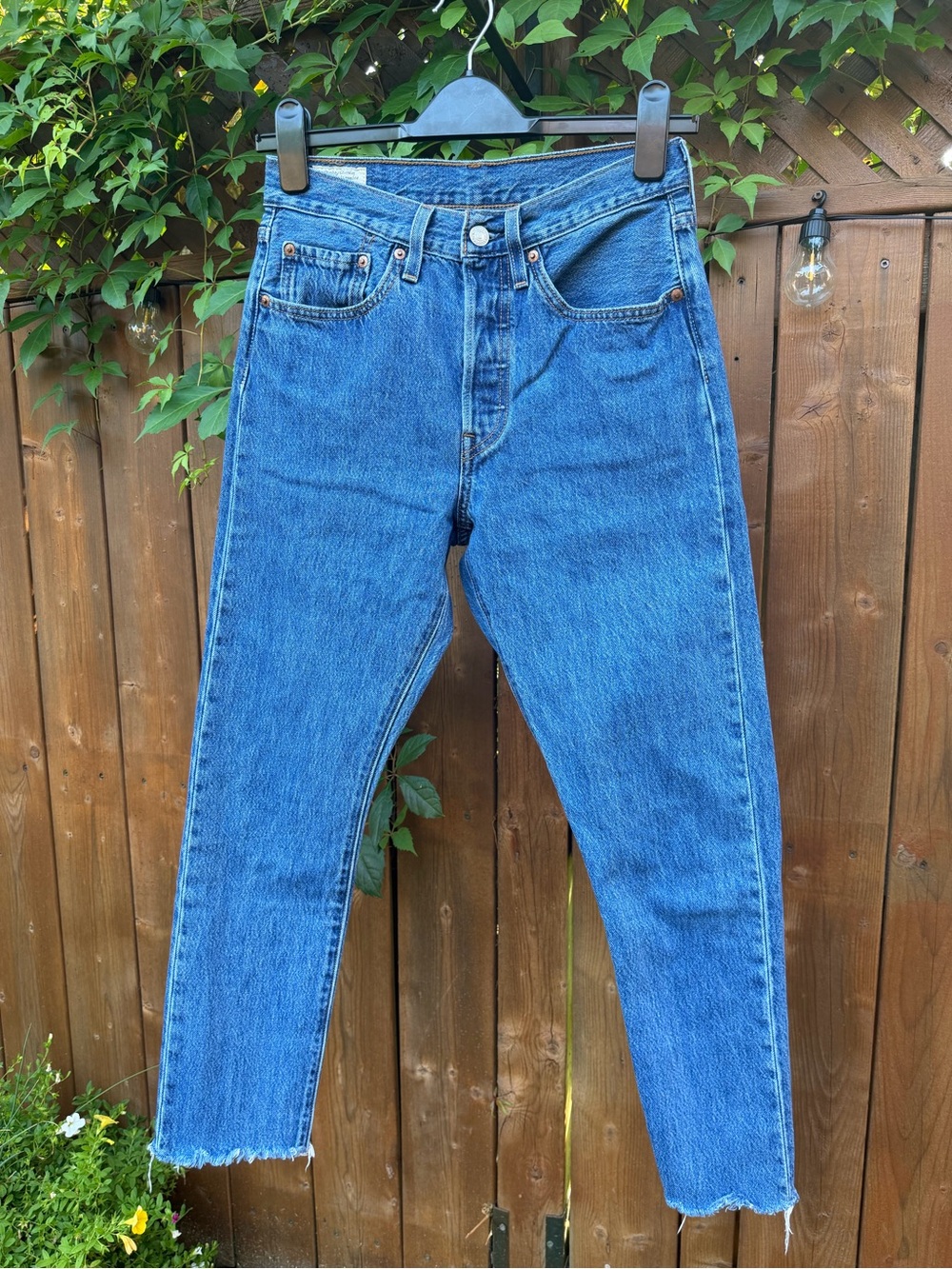 LEVI'S 501 Skinny/Filforme Mid-Wash Denim (26')
